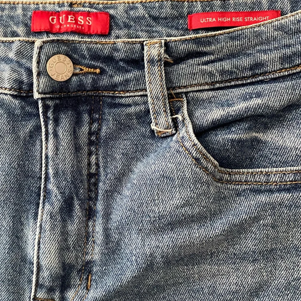 🩷 GUESS JEANS | ULTRA HIGH RISE STRAIGHT - Picture 2 of 4